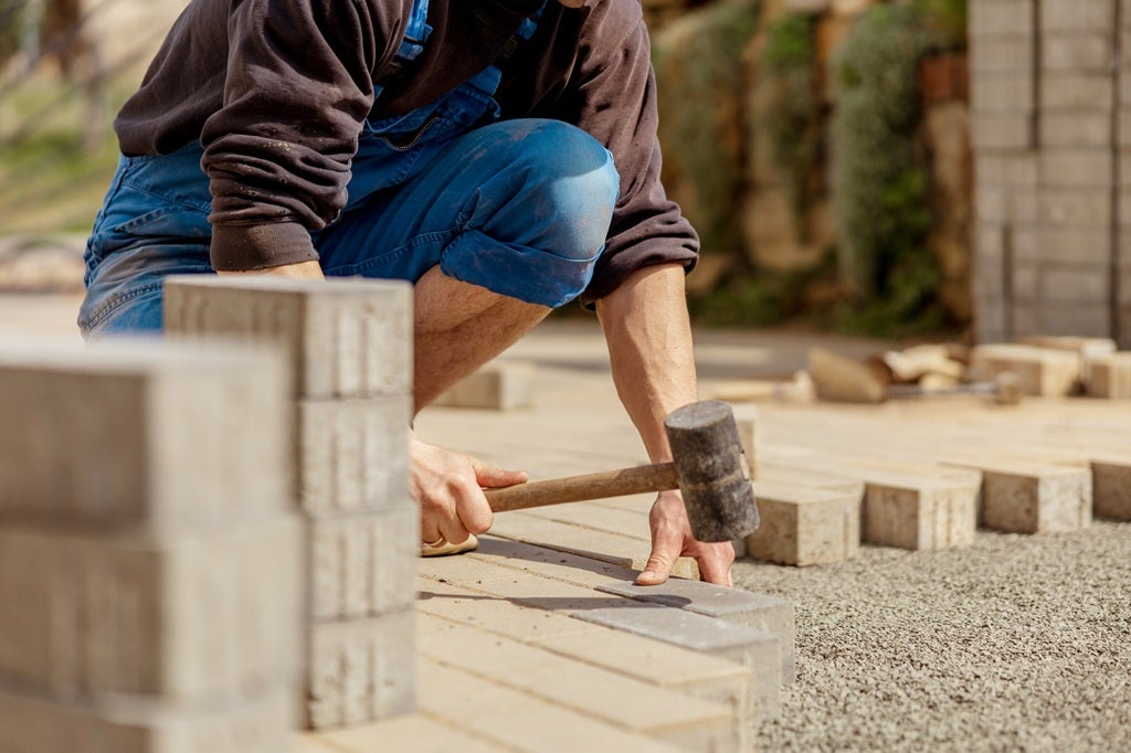 paving stone worker
